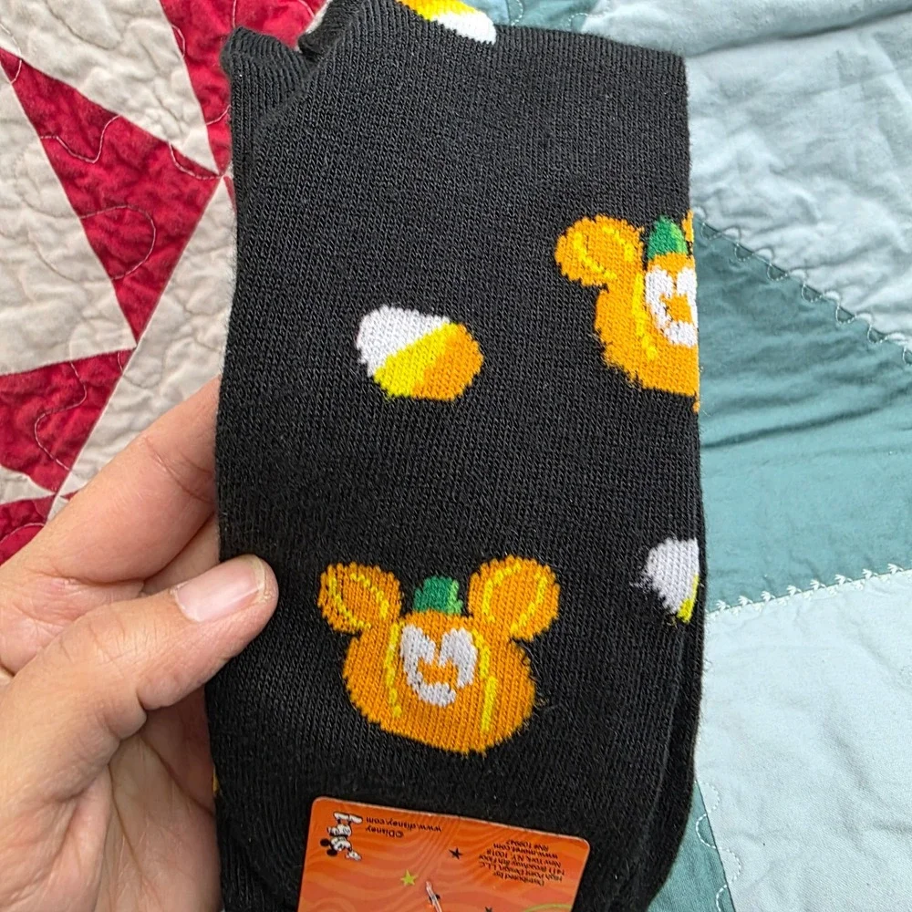 Disney Halloween So Corny Mickey Pumpkin Candy Corn Crew Socks Black NWT